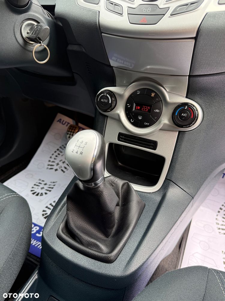 Ford Fiesta 1.25 Titanium - 32