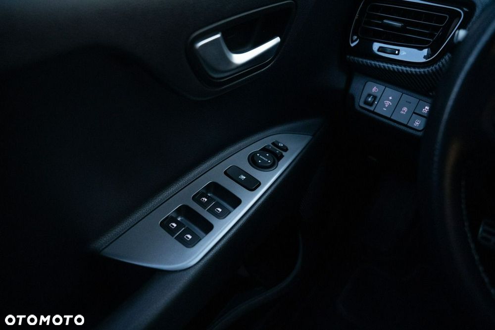 Kia Stonic 1.0 T-GDI GT Line DCT - 24