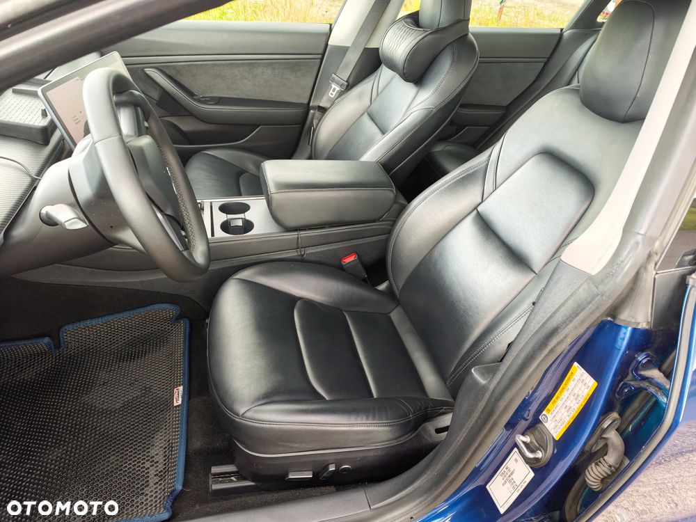 Tesla Model 3 - 8