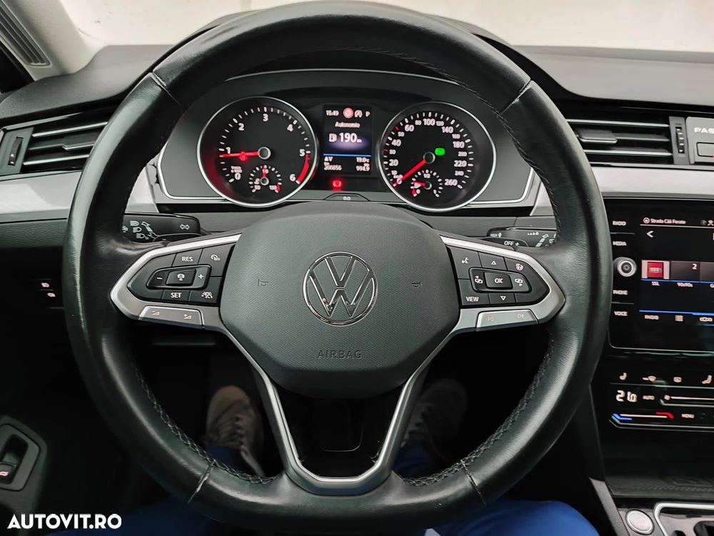 Volkswagen Passat Variant 2.0 TDI SCR DSG Business - 20