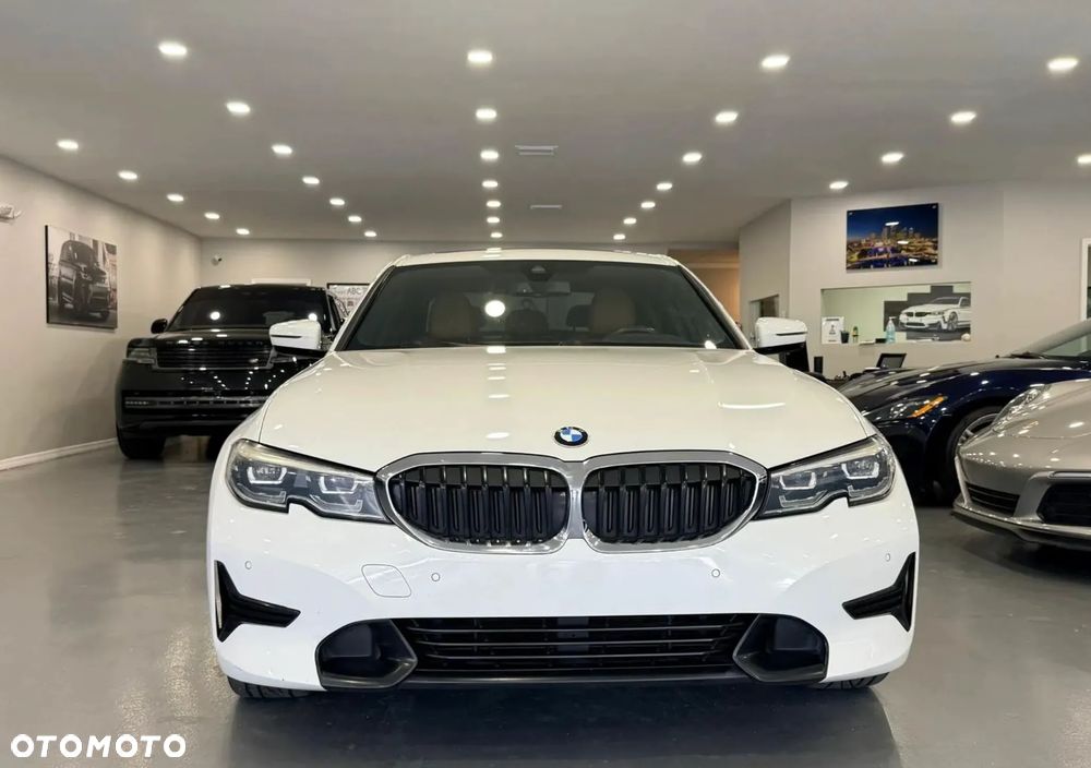 BMW Seria 3 330i xDrive M Sport - 2
