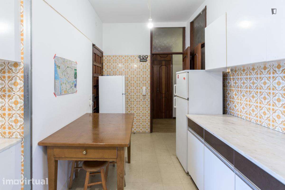 Quarto - localizado em Ramalde Porto - Grande imagem: 3/34