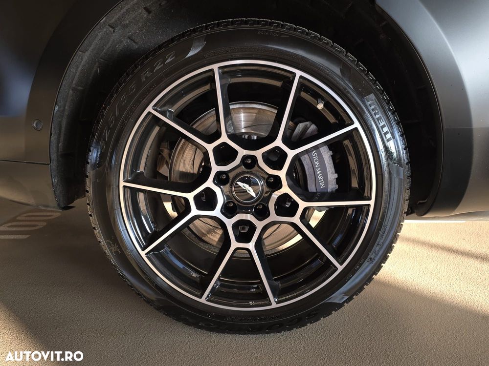 Aston Martin DBX - 15