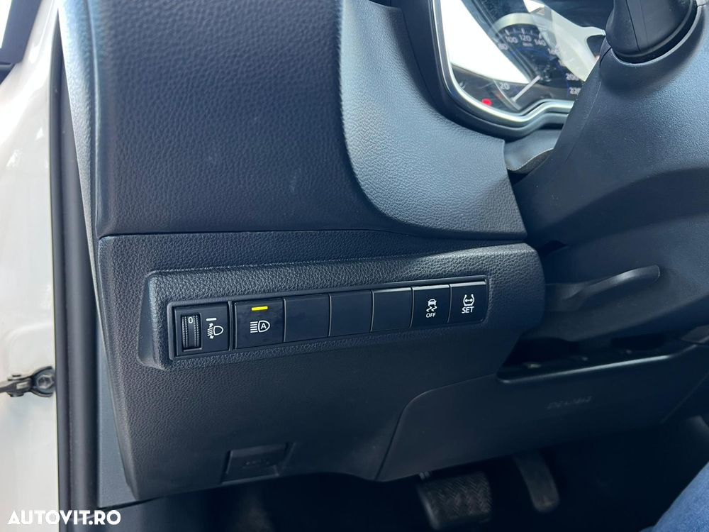 Toyota Corolla 1.8 HSD Business - 31