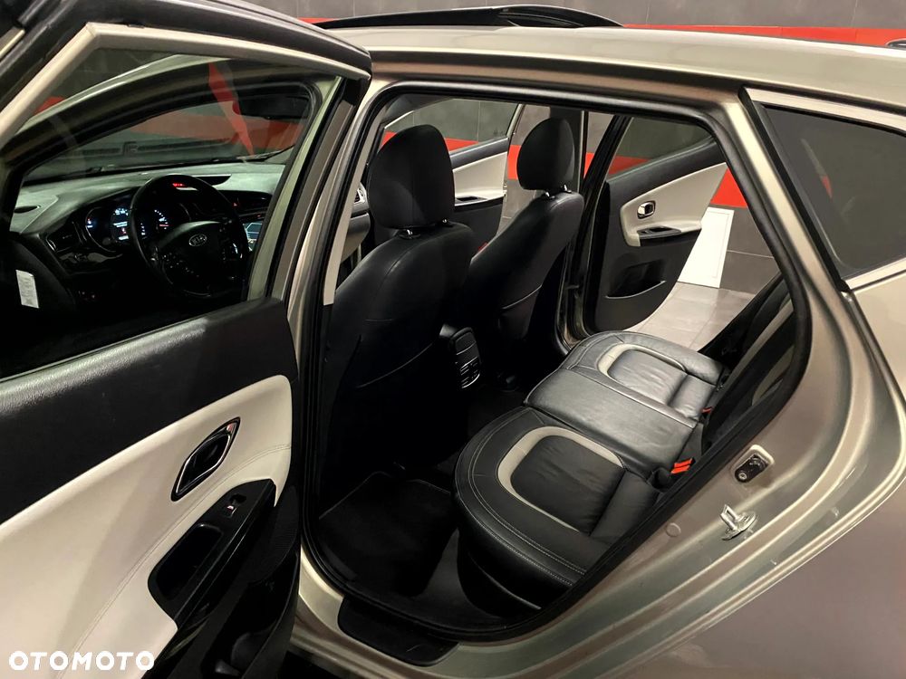 Kia Ceed 1.6 GDI ISG Vision - 17