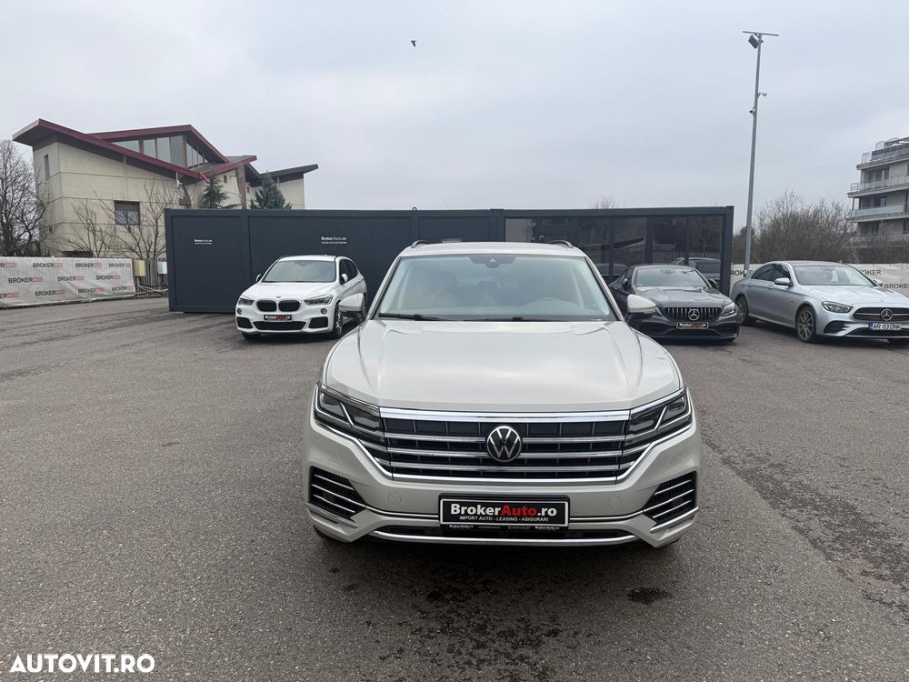 Volkswagen Touareg V6 TSI 4MOTION Elegance - 2