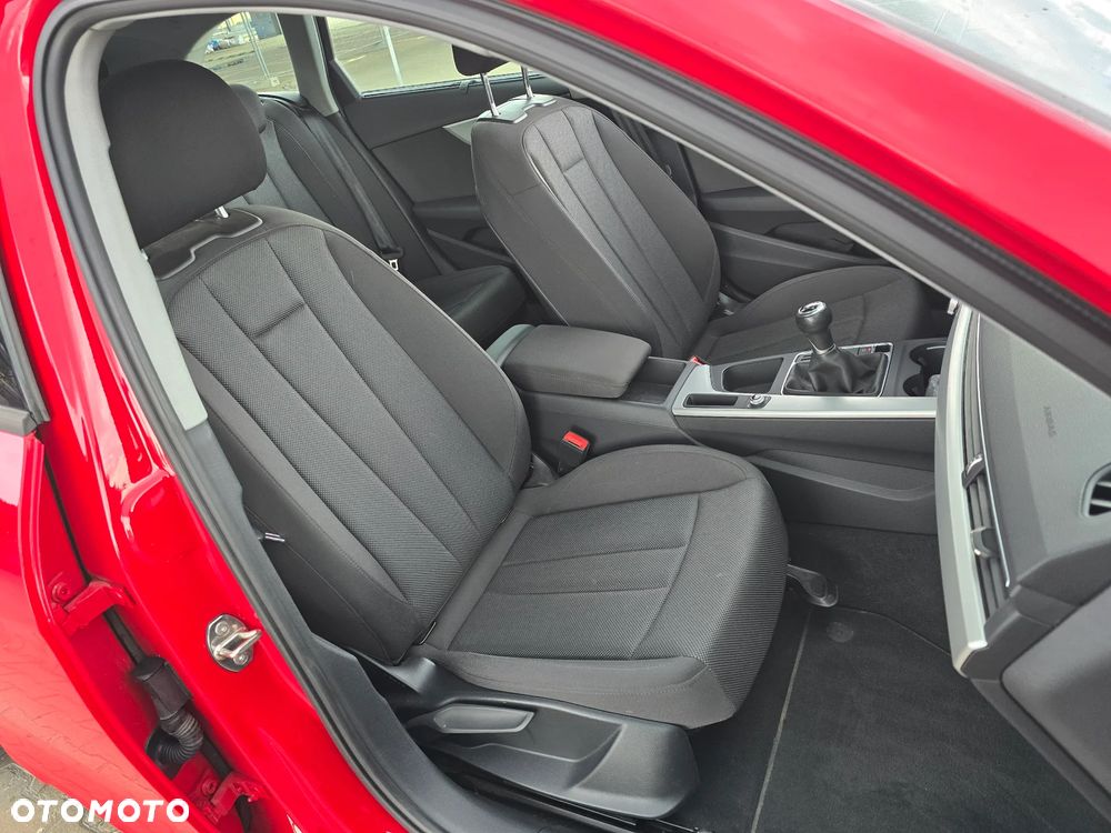 Audi A4 Avant 35 TFSI S line - 21