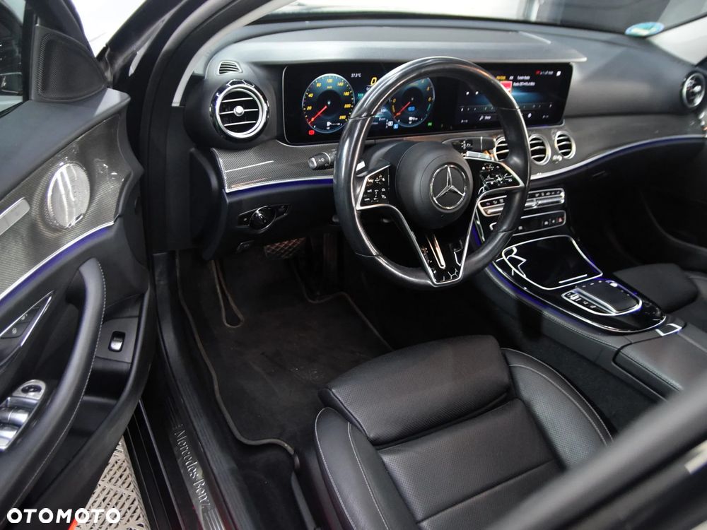 Mercedes-Benz Klasa E 300 de 4Matic 9G-TRONIC - 16