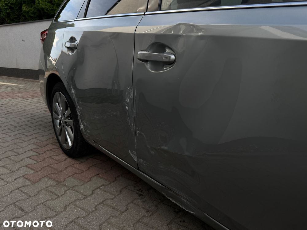 Toyota Auris 1.8 HSD Prestige NAVI - 17