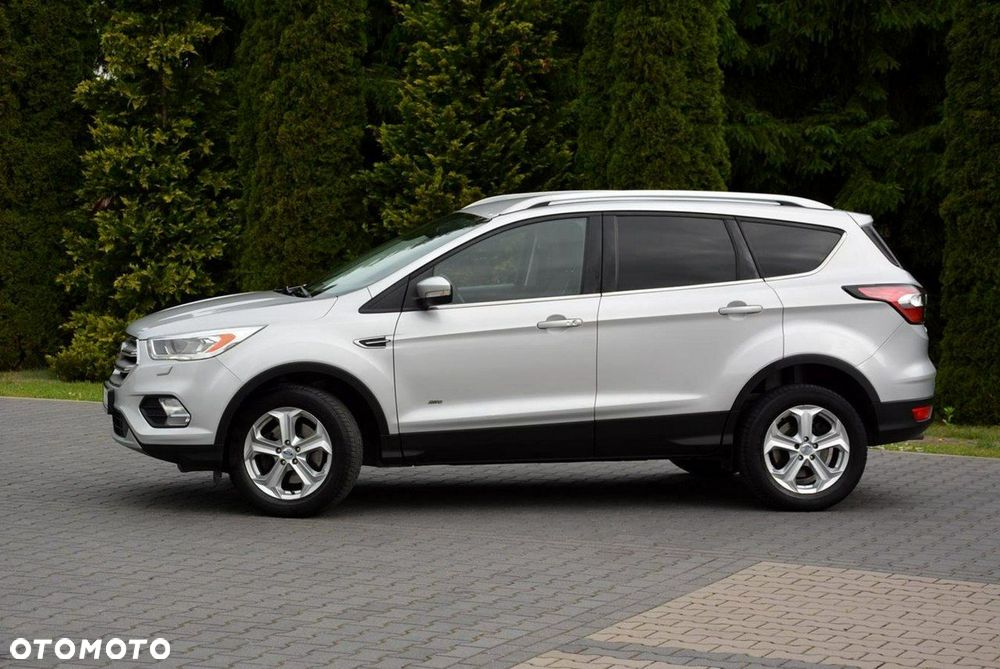 Ford Kuga 2.0 TDCi 4x4 Titanium - 4