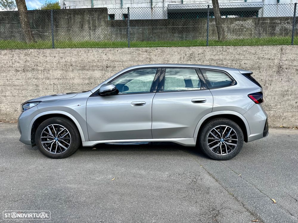 BMW iX1 eDrive20 M Sport Pack - 4