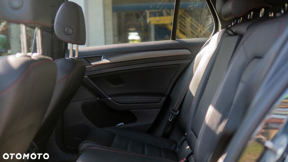 Volkswagen Golf GTI (BlueMotion Technology) Performance - 14