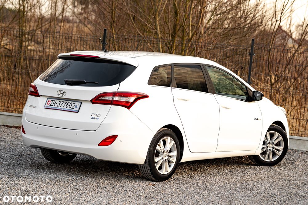Hyundai i30 i30cw 1.6 Trend - 12