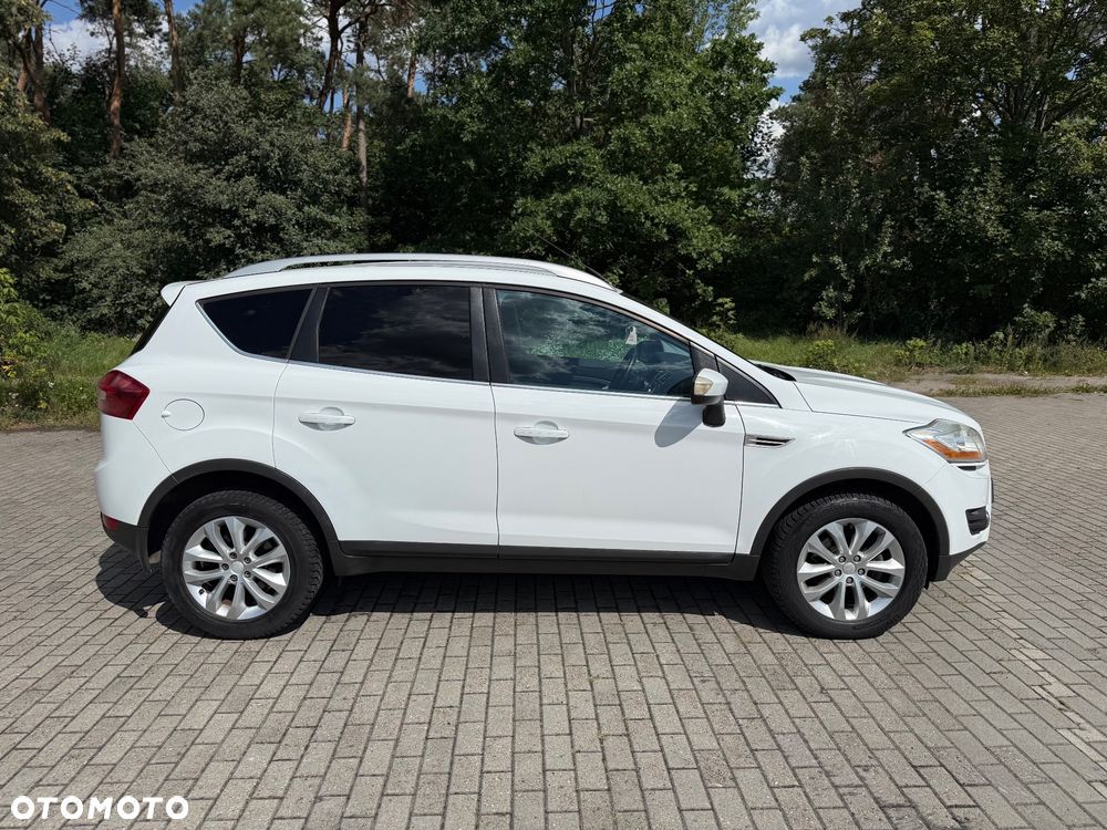 Ford Kuga 2.0 TDCi 2x4 Titanium - 4