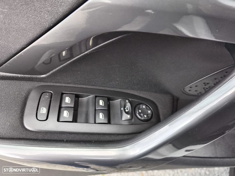 Peugeot 2008 1.2 PureTech Style - 19