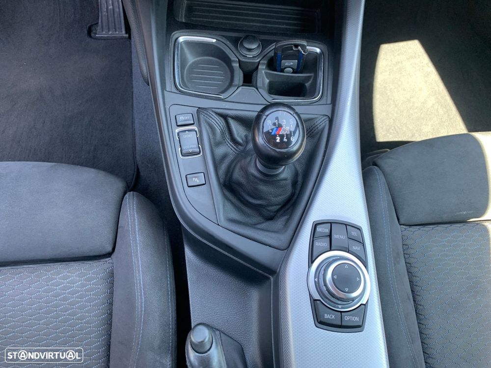 BMW 118 d Pack M - 28