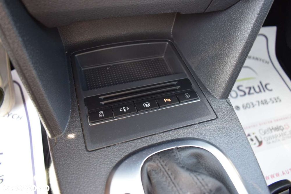 Volkswagen Touran - 32