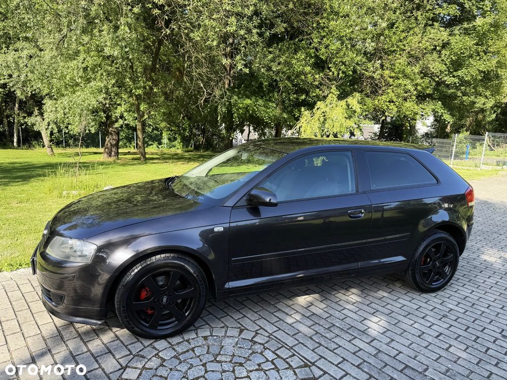 Audi A3 3-drzwiowe 1.6 FSI Ambition - 36