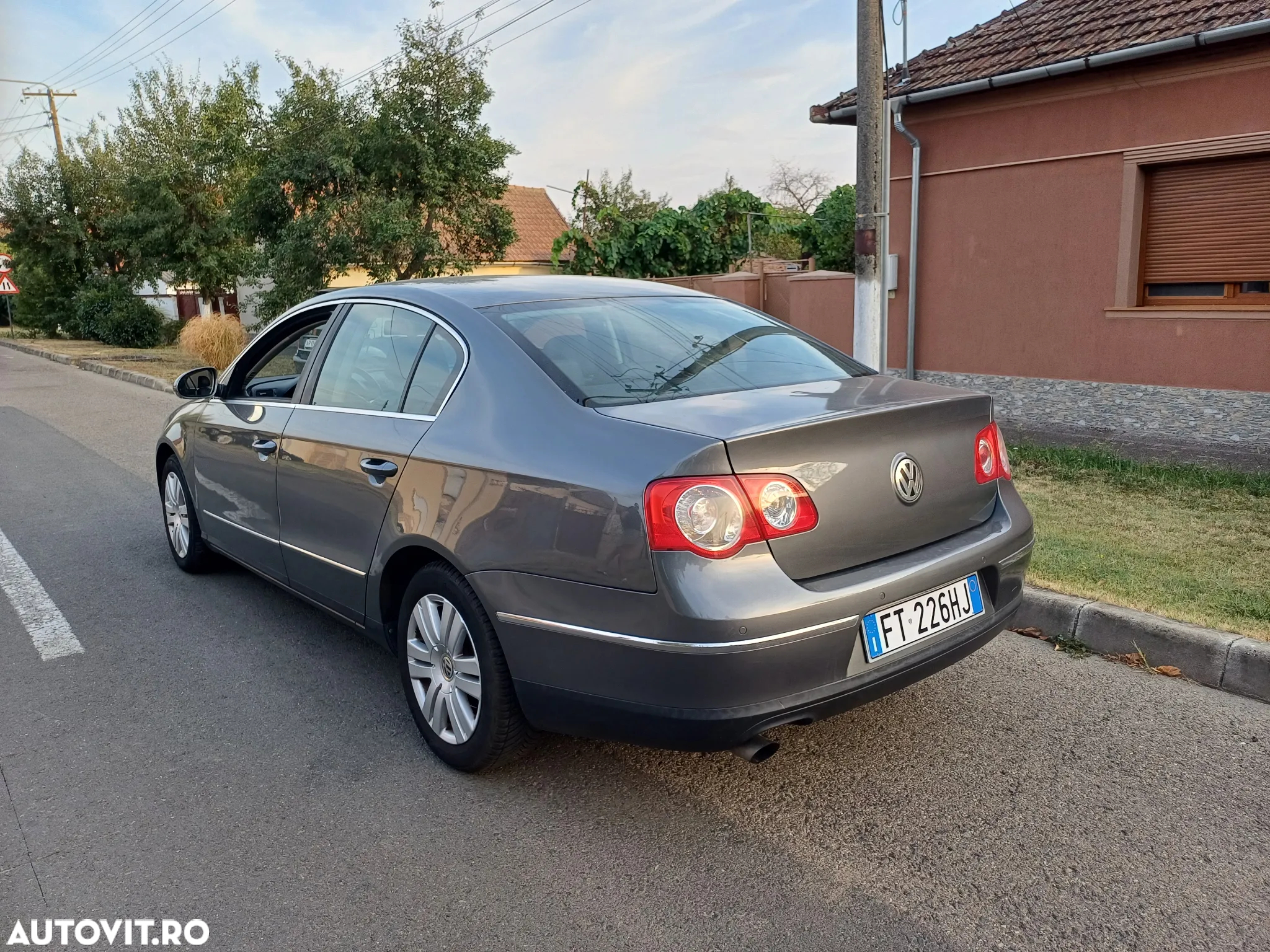 Volkswagen Passat 1.6 FSI Highline - 9