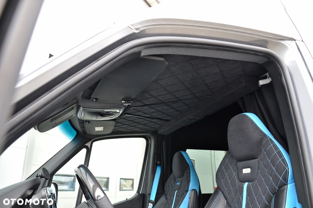 Mercedes-Benz Sprinter 319 Kamper - 16