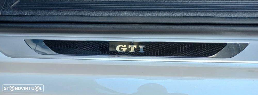 VW Polo 2.0 TSI GTI DSG - 26