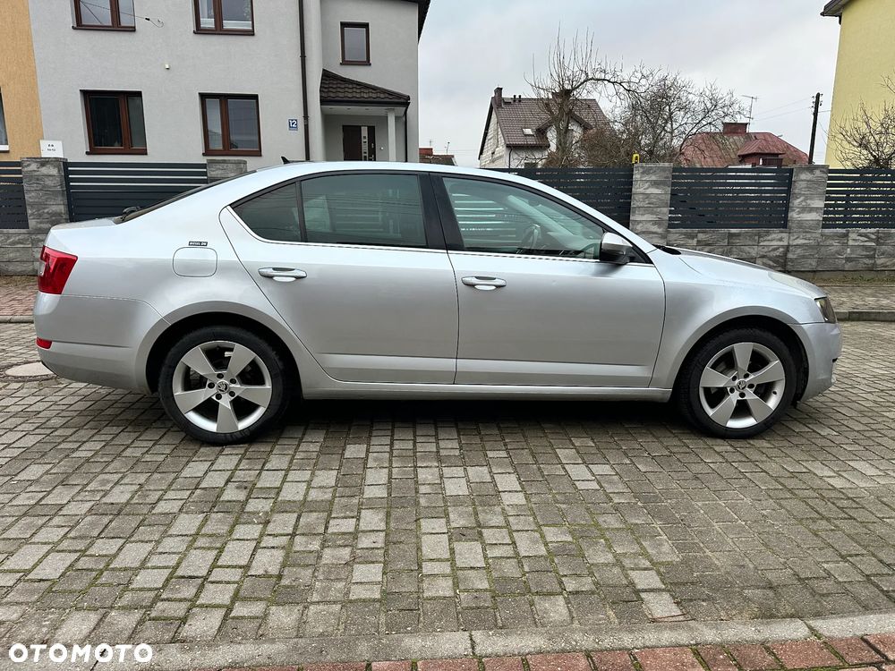 Skoda Octavia 1.6 TDI Style DSG - 8