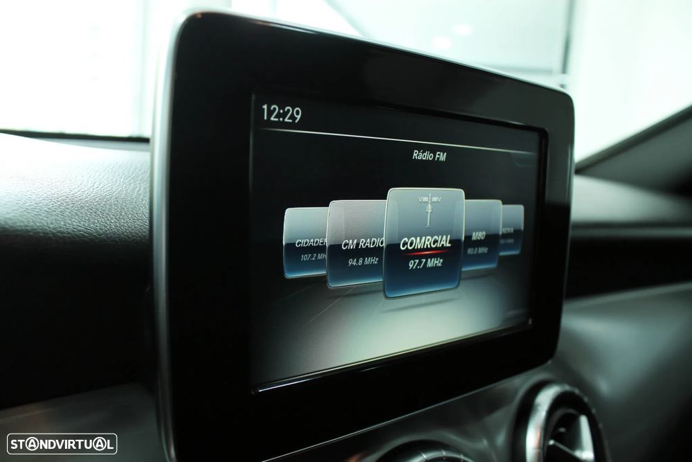 Mercedes-Benz CLA 180 d AMG Line - 18