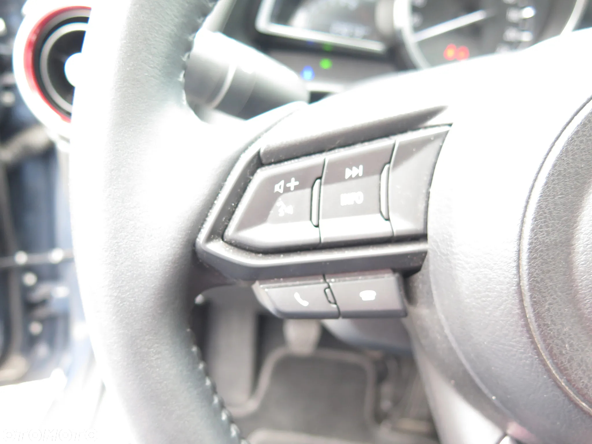 Mazda 2 SKYACTIV-G 90 Homura - 19