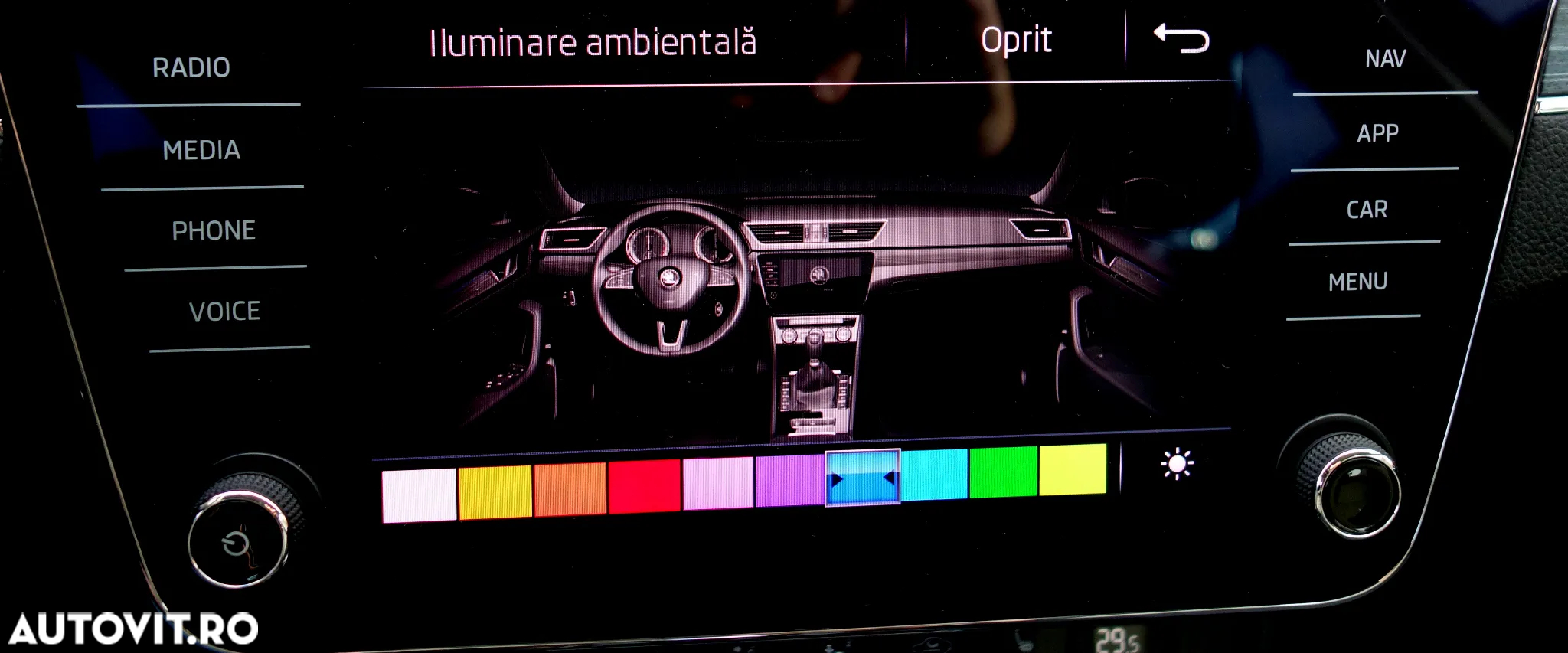 Skoda Superb 2.0 TDI DSG Ambition - 32