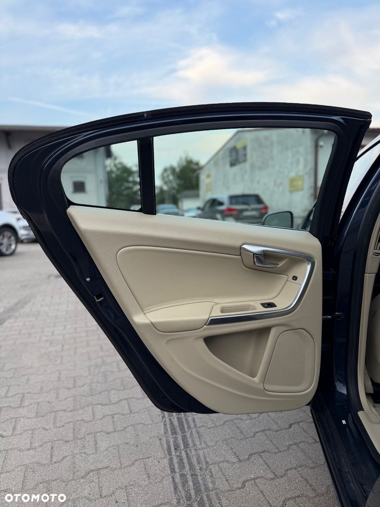 Volvo S60 T5 Geartronic Momentum - 17