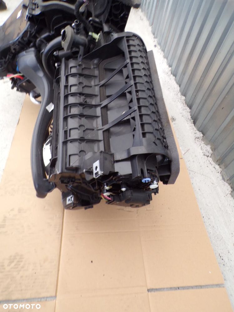 NAGRZEWNICA VOLVO XC40 II - 4