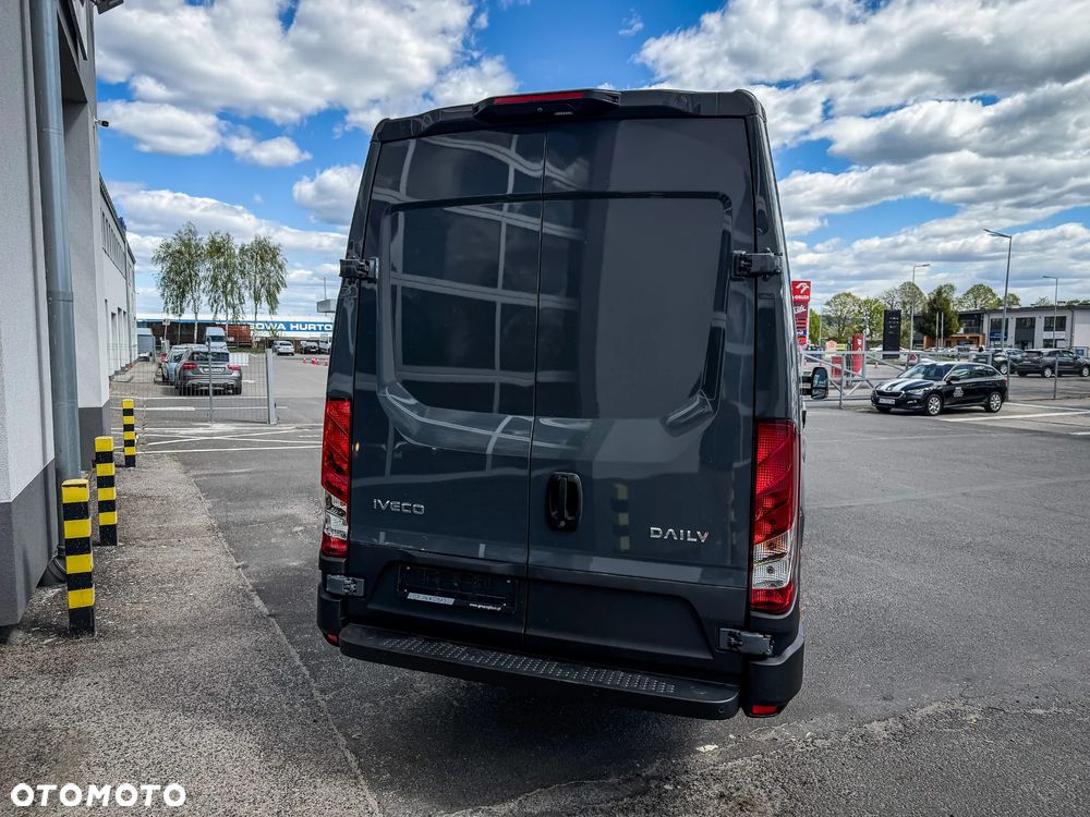 Iveco 35S18H V 3.0 Diesel 180 KM MT6 Furgon L4H2 - 9