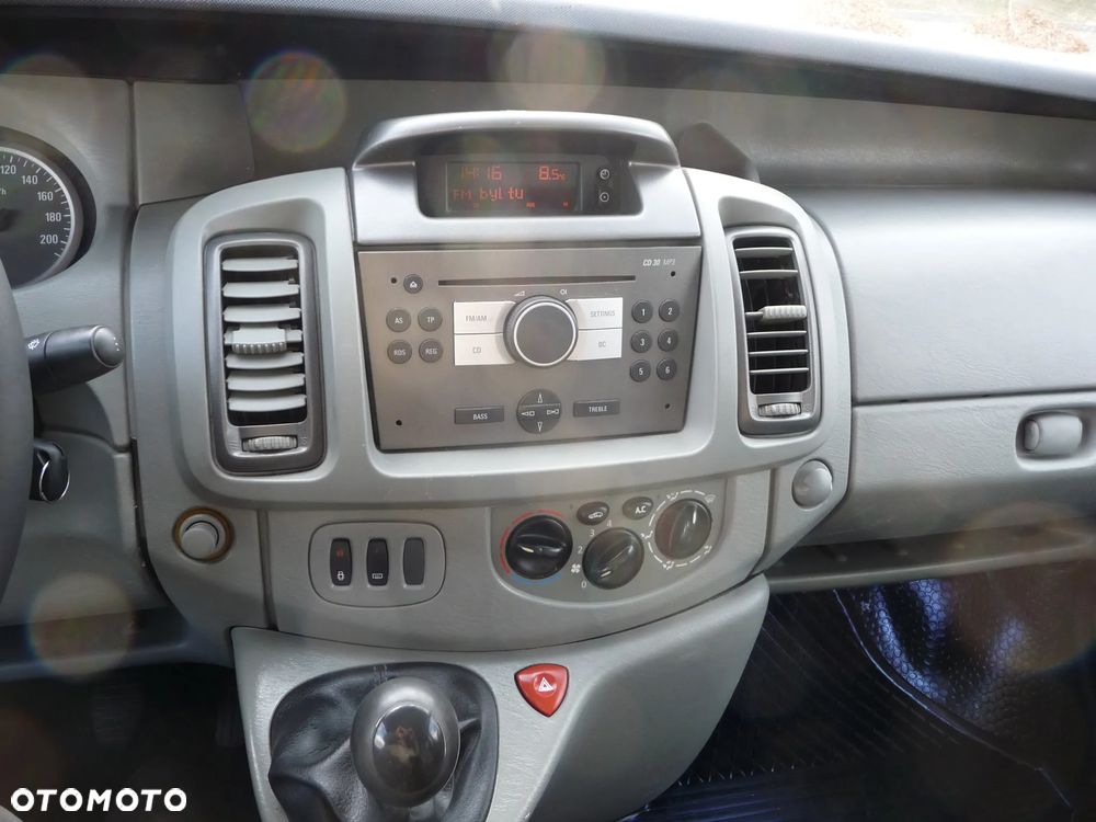 Opel Vivaro L2H1 2.9t - 7