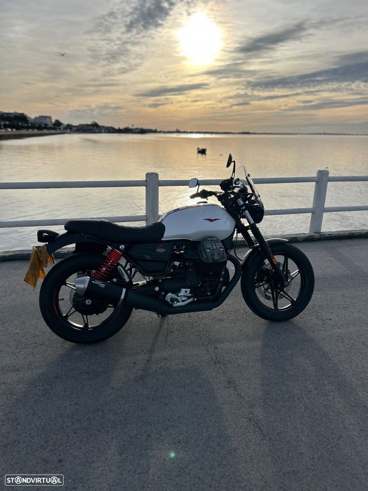 Moto Guzzi V7 Stone Ten Nova - 41