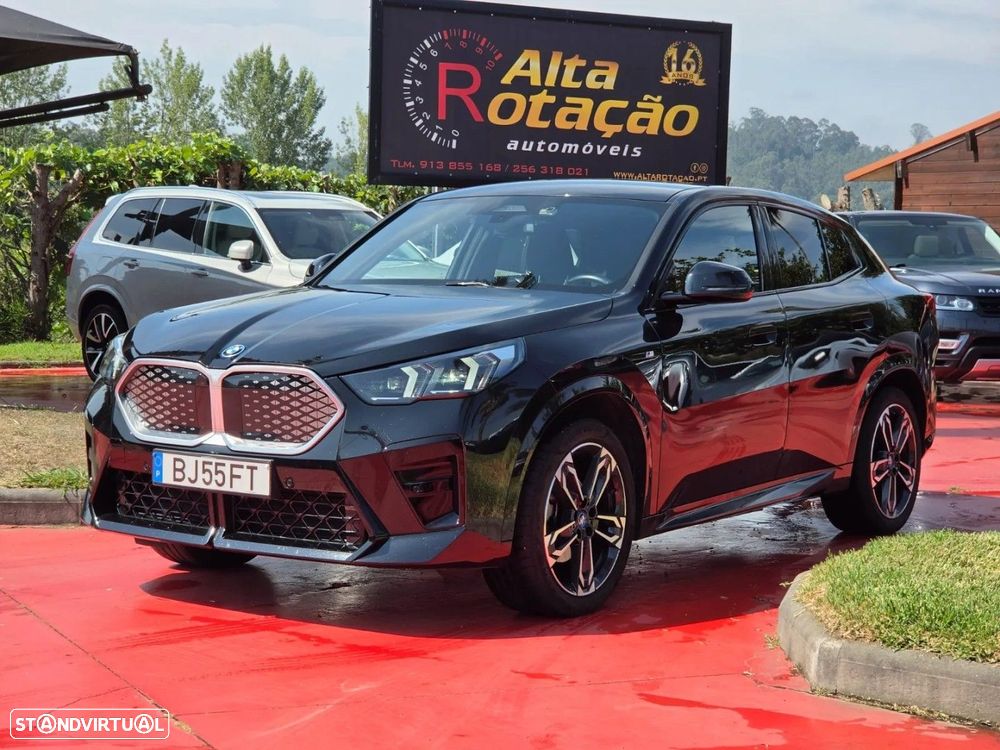 BMW iX2 eDrive20 Pack Desportivo M - 2