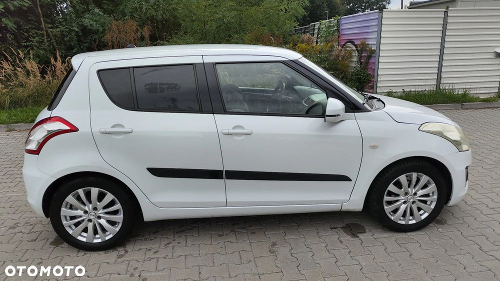 Suzuki Swift 2015 photo 4