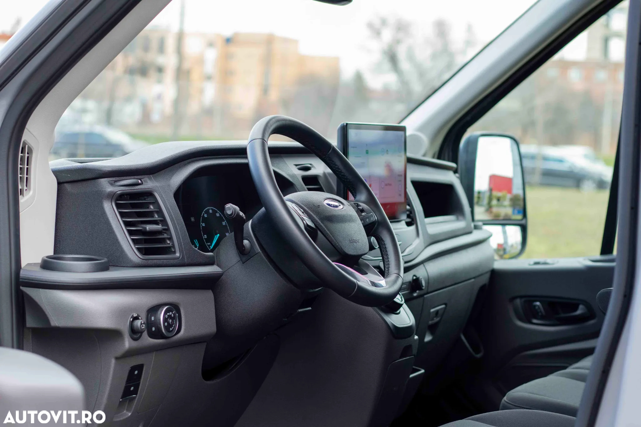 Ford E-Transit - 17