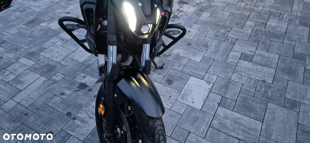 Yamaha MT - 12