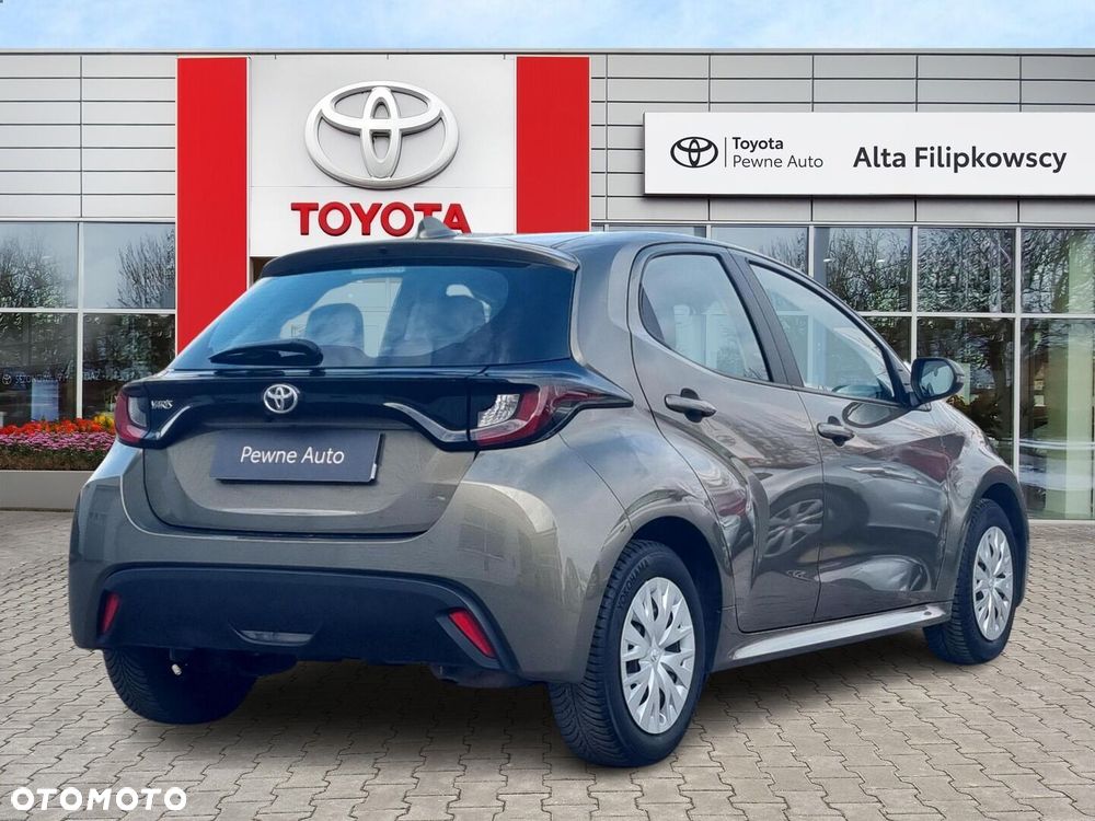 Toyota Yaris - 4