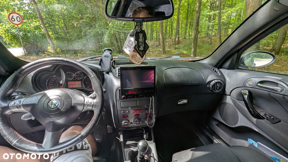 Alfa Romeo 147 1.9 JTD 16V Q2 - 10