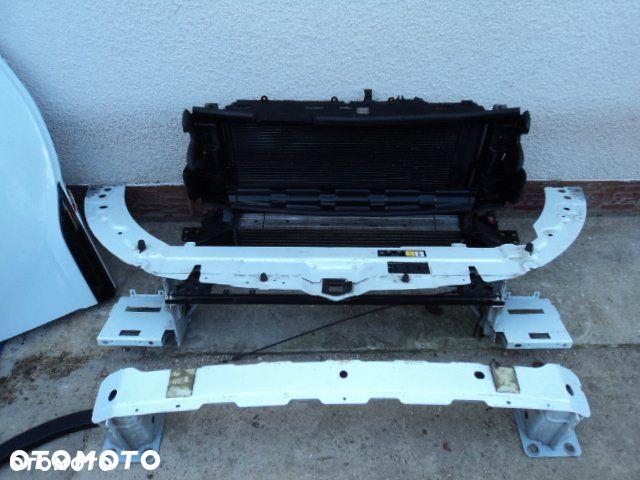 Range Rover EVOQUE przod xenon lampy rozne kolory - 7