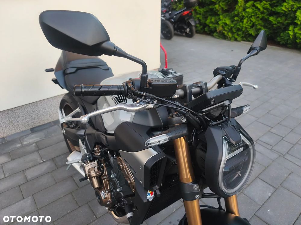 Honda CB - 11