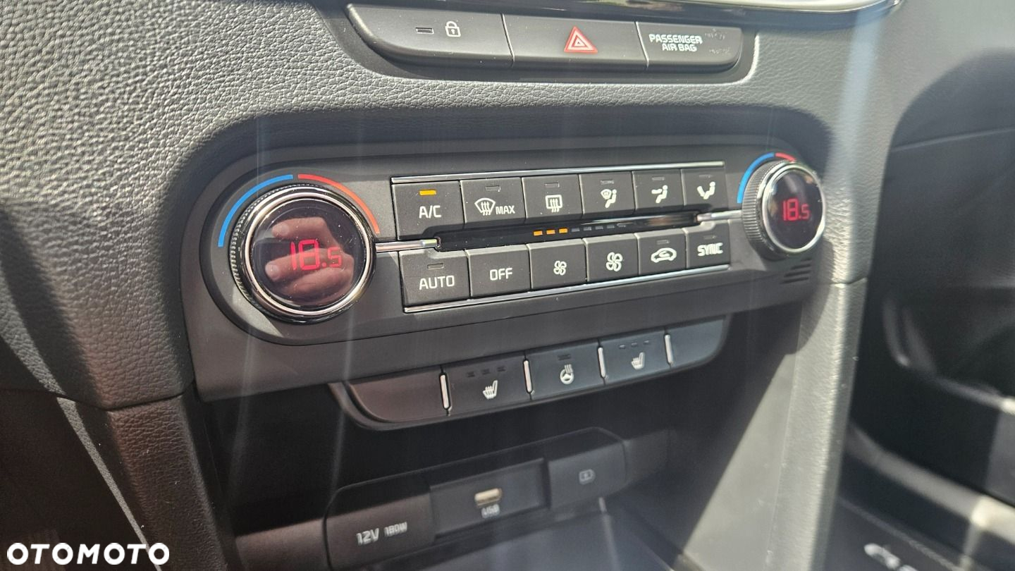 Kia Ceed - 31