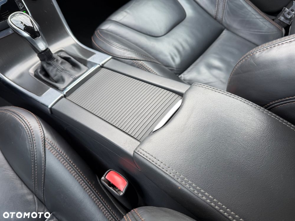 Volvo XC 60 D5 AWD Summum - 28