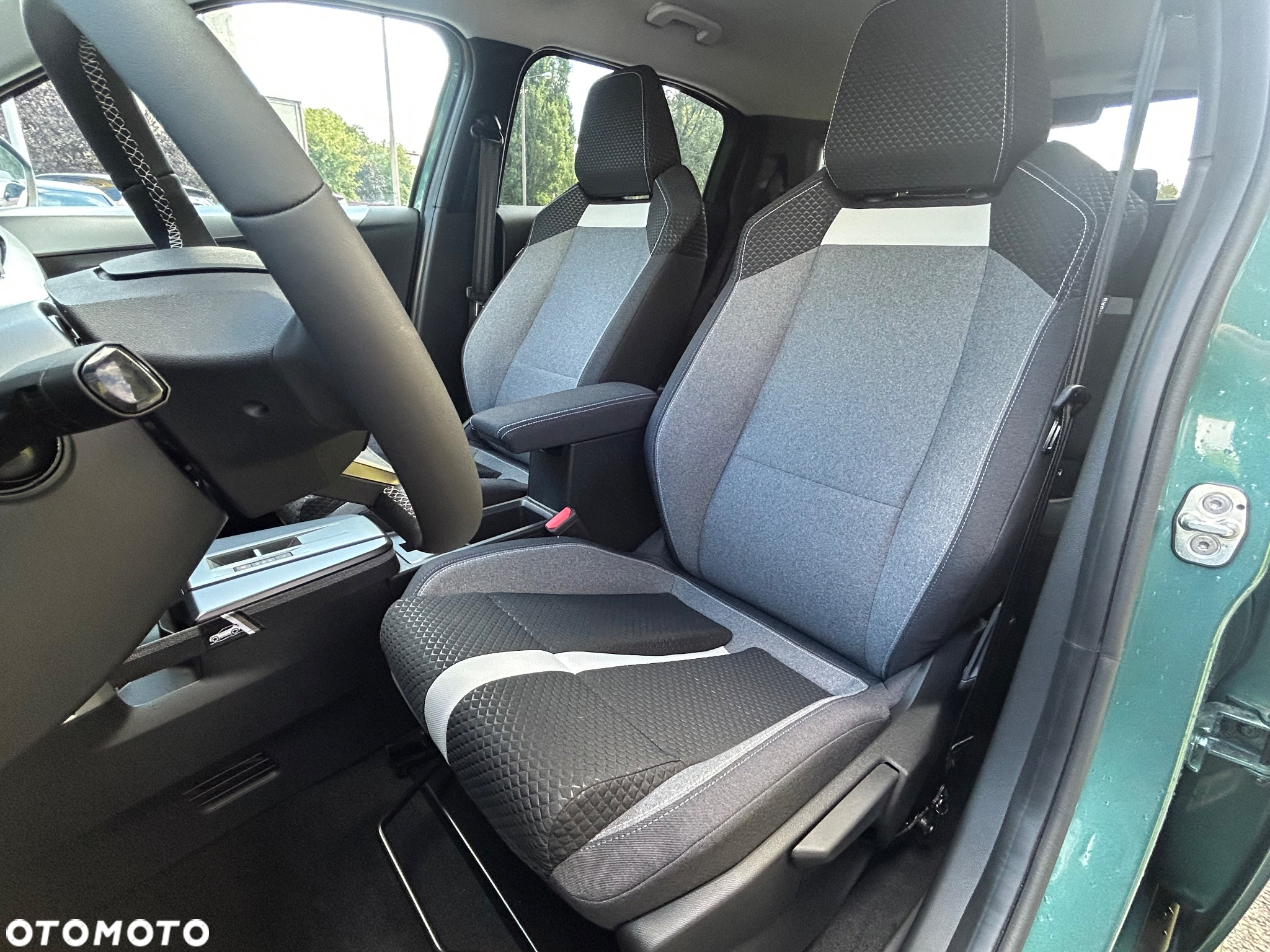 Opel Frontera 1.2 T mHEV GS eDTC6 - 19