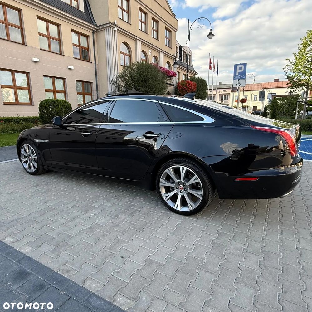 Jaguar XJ 3.0 T Portfolio - 11