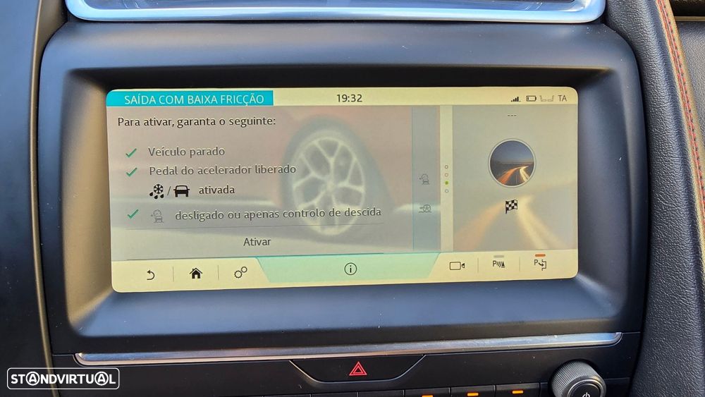Jaguar E-Pace - 39