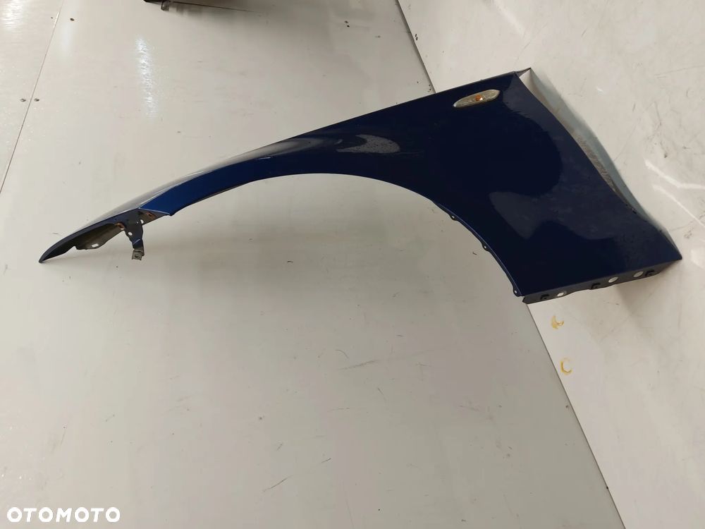 ^ BŁOTNIK PRZÓD PRZEDNI LEWY BMW E87 SERIA 1 LEMANS BLAUE NIEBIESKI - 2