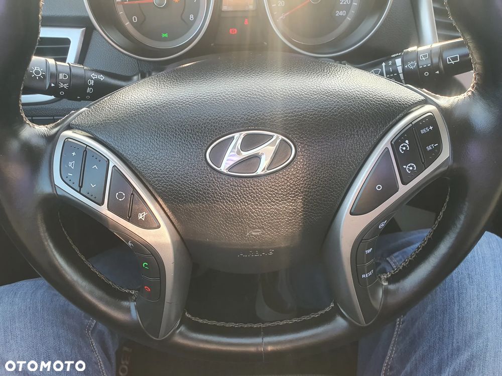 Hyundai i30 1.4 Intro Edition - 17