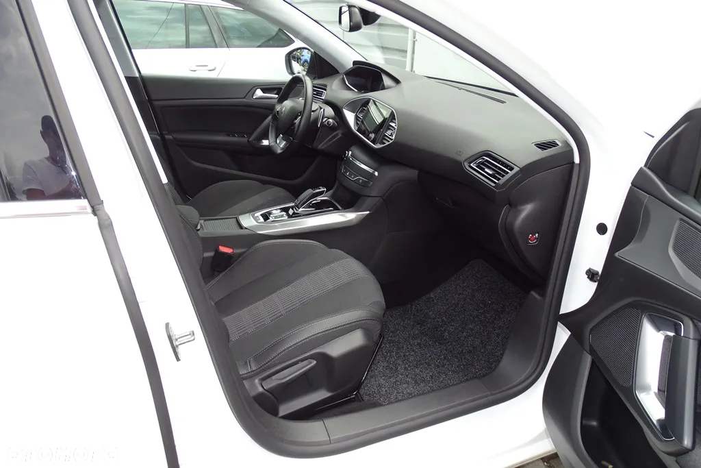 Peugeot 308 1.5 BlueHDi Allure Pack S&S EAT8 - 39